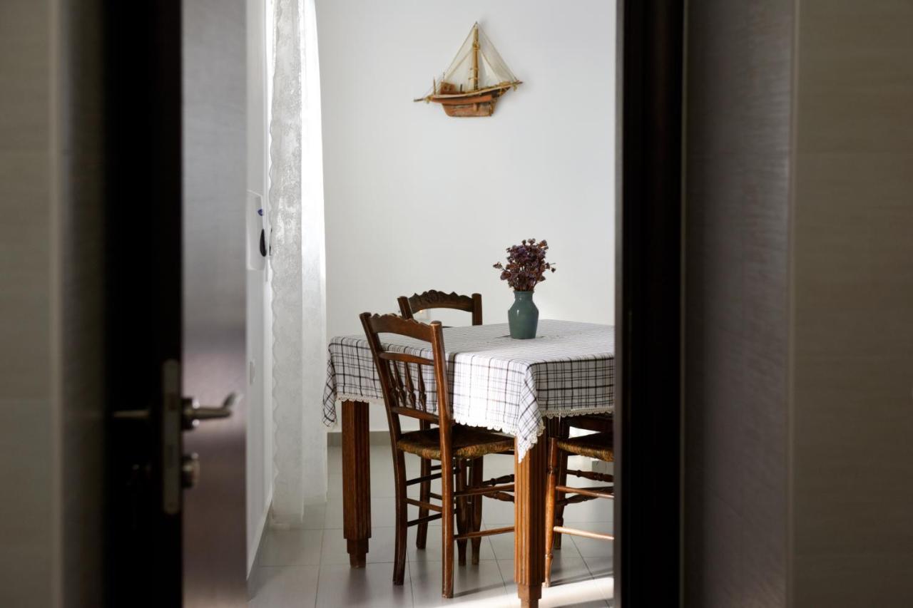 Tsakanos Home Adamantas  Buitenkant foto