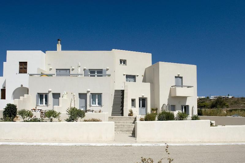 Tsakanos Home Adamantas  Buitenkant foto
